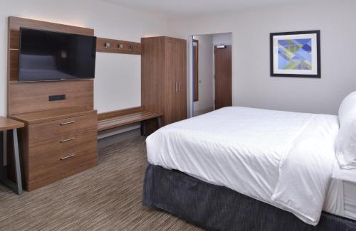 Marshalltown Hotel | Holiday Inn Express & Suites - Marshalltown by IHG