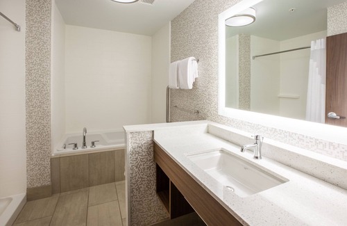 Noblesville Hotel | Holiday Inn Express & Suites Indianapolis NE - Noblesville by IHG