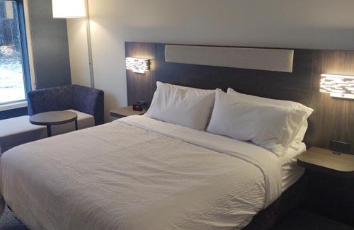 Rhinelander Hotel | Holiday Inn Express & Suites Rhinelander by IHG
