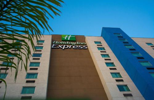 Saltillo Hotel | Holiday Inn Express Saltillo Zona Aeropuerto by IHG