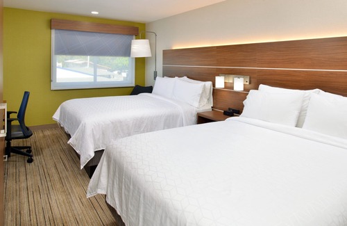Santa Rosa Hotel | Holiday Inn Express Santa Rosa North by IHG