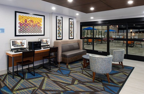 Santa Rosa Hotel | Holiday Inn Express Santa Rosa North by IHG