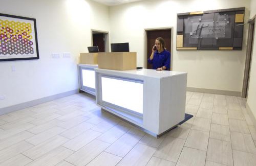 Seguin Hotel | Holiday Inn Express Seguin by IHG