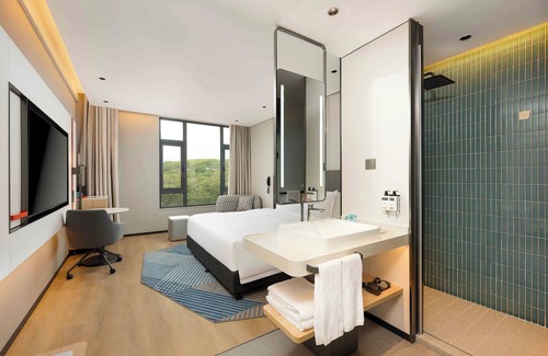 Pudong Hotel | Holiday Inn Express Shanghai PVG Zhuqiao by IHG