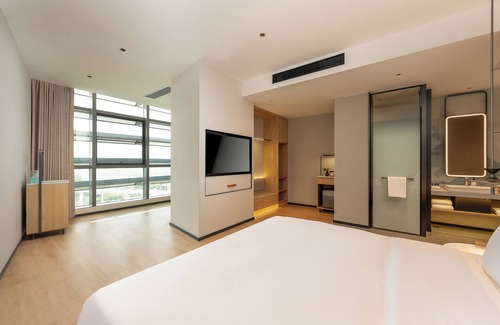 Downtown Shanghai Hotel | Holiday Inn Express Shanghai Hongqiao CBD by IHG