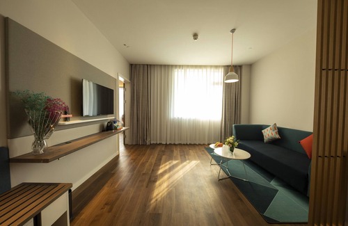Xuhui Hotel | Holiday Inn Express Shanghai Jiading New City by IHG