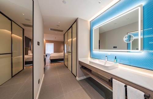 Pudong Hotel | Holiday Inn Express Shanghai Expo Centre by IHG