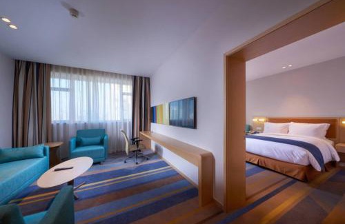 Putuo Hotel | Holiday Inn Express Shanghai Zhenping by IHG