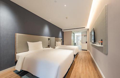 Pudong Hotel | Holiday Inn Express Shanghai Expo Centre by IHG