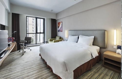 Baoshan Hotel | Holiday Inn Express Shanghai Gongkang by IHG
