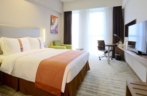 Baoshan Hotel | Holiday Inn Express Shanghai Gongkang by IHG