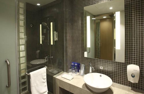 Baoshan Hotel | Holiday Inn Express Shanghai Gongkang by IHG