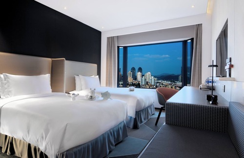 Luohu Hotel | Holiday Inn Express Shenzhen Dongmen by IHG