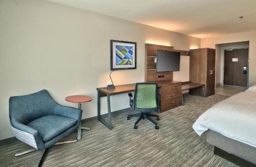 Northeast Heights Hotel | Holiday Inn Express & Suites - Albuquerque East by IHG
