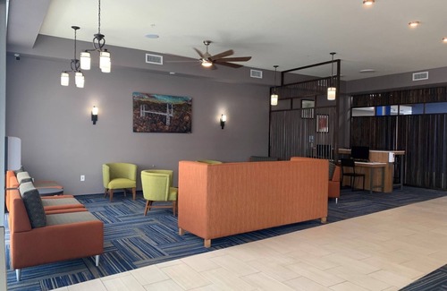 Canon City Hotel | Holiday Inn Express & Suites Canon City by IHG