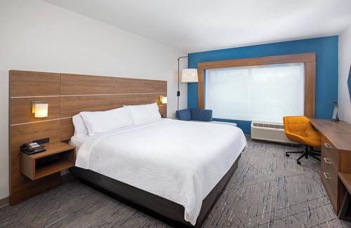 Carrollton Hotel | Holiday Inn Express & Suites Carrollton West by IHG