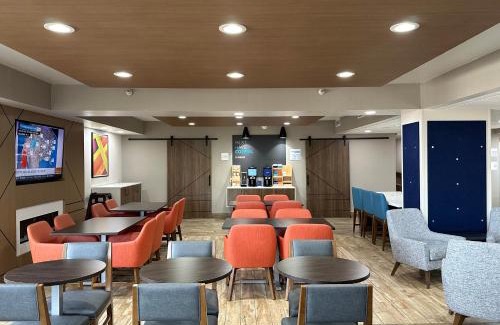 Eden Prairie Hotel | Holiday Inn Express & Suites Eden Prairie - Minneapolis by IHG