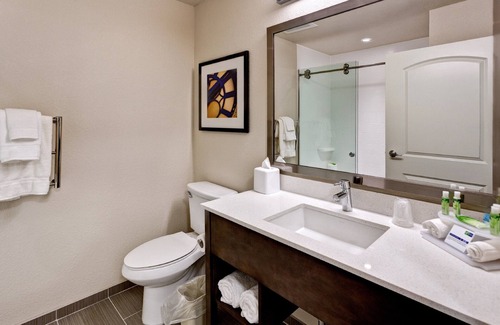 Great Bend Hotel | Holiday Inn Express & Suites Great Bend by IHG