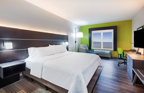 Port Lavaca Hotel | Holiday Inn Express & Suites Port Lavaca by IHG