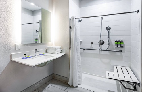 Port Lavaca Hotel | Holiday Inn Express & Suites Port Lavaca by IHG