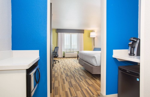 Rapid City Hotel | Holiday Inn Express & Suites Rapid City - Rushmore South by IHG