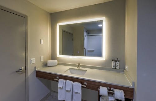 Shelbyville Hotel | Holiday Inn Express & Suites Shelbyville Indianapolis by IHG