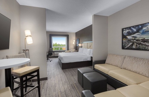 Cold Lake Hotel | Holiday Inn Express & Suites Cold Lake by IHG