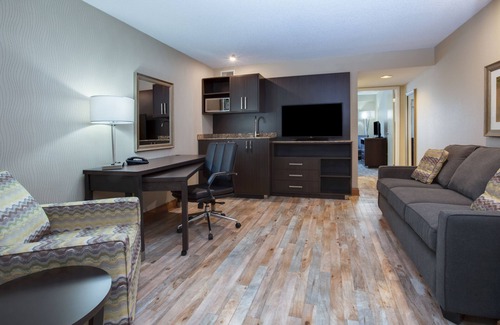 Fredericton Hotel | Holiday Inn Express & Suites Fredericton by IHG