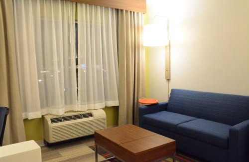 California Hotel | Holiday Inn Express & Suites Lexington Park California by IHG