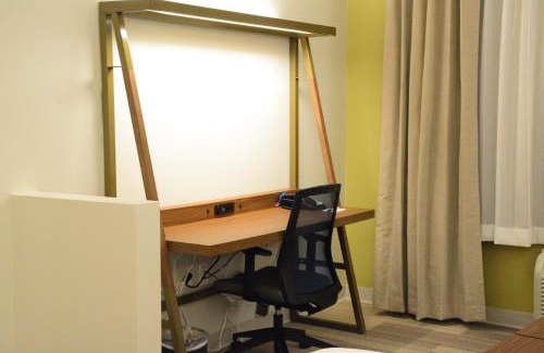 California Hotel | Holiday Inn Express & Suites Lexington Park California by IHG