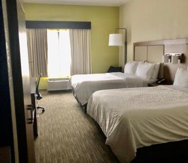 Cedar Falls Hotel | Holiday Inn Express & Suites Cedar Falls - Waterloo by IHG