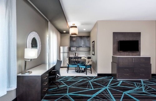 Toddville Road Hotel | Holiday Inn Express & Suites Charlotte Airport by IHG