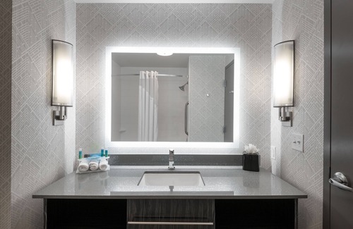 Toddville Road Hotel | Holiday Inn Express & Suites Charlotte Airport by IHG