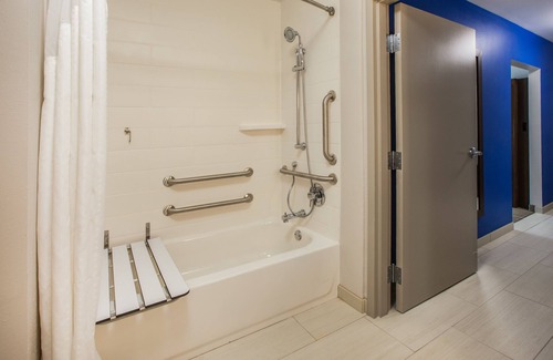 Chowchilla Hotel | Holiday Inn Express & Suites Chowchilla - Yosemite Park Area by IHG