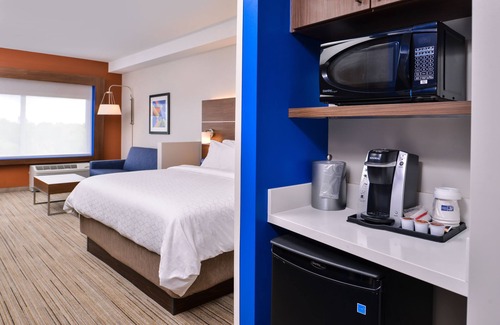 Farmville Hotel | Holiday Inn Express & Suites Farmville by IHG