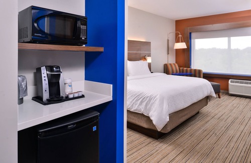 Farmville Hotel | Holiday Inn Express & Suites Farmville by IHG