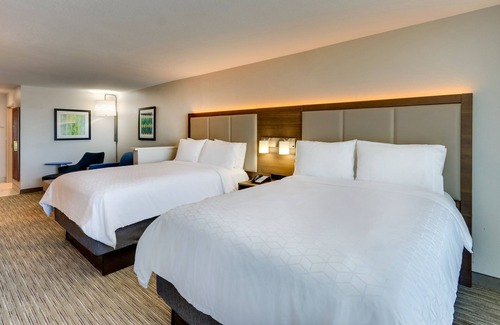 Lake Worth Hotel | Holiday Inn Express & Suites Lake Worth by IHG