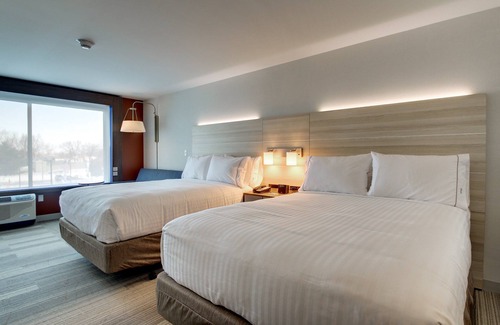 Galesburg Hotel | Holiday Inn Express & Suites Galesburg by IHG