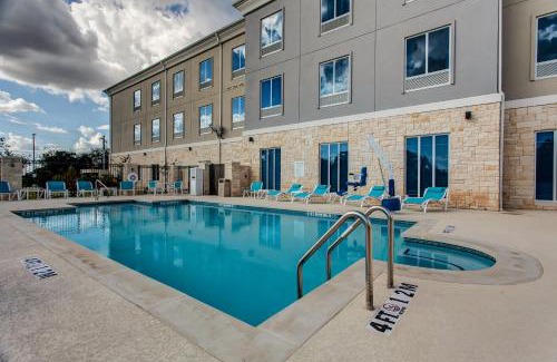 Gatesville Hotel | Holiday Inn Express & Suites Gatesville - N. Ft Hood by IHG