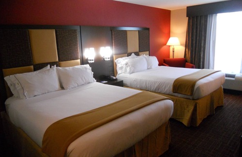 Grapeville Hotel | Holiday Inn Express & Suites Greensburg by IHG
