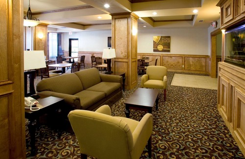Kingsville Hotel | Holiday Inn Express & Suites Kingsville by IHG