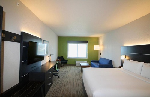 Kirksville Hotel | Holiday Inn Express & Suites - Kirksville - University Area by IHG