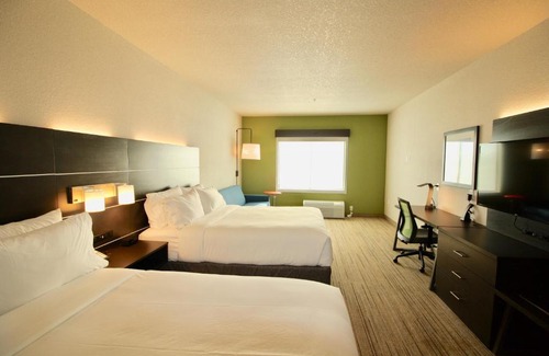 Kirksville Hotel | Holiday Inn Express & Suites - Kirksville - University Area by IHG