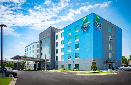 Ferry Pass Hotel | Holiday Inn Express & Suites Pensacola Airport North – I-10 by IHG
