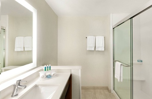 Salisbury Hotel | Holiday Inn Express & Suites Salisbury by IHG