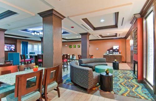 San Antonio Hotel | Holiday Inn Express & Suites San Antonio Frost Bank Center by IHG