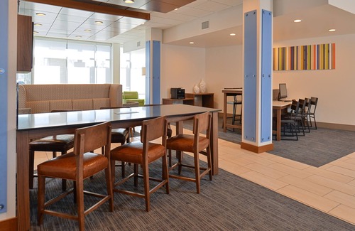 Southgate Hotel | Holiday Inn Express & Suites Southgate - Detroit Area by IHG