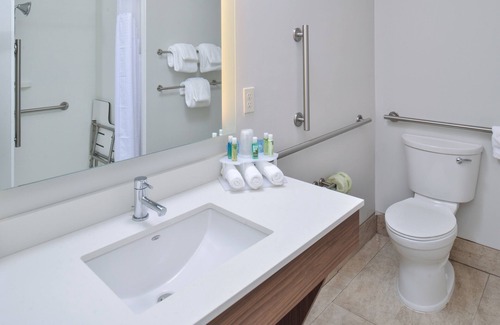 Southgate Hotel | Holiday Inn Express & Suites Southgate - Detroit Area by IHG