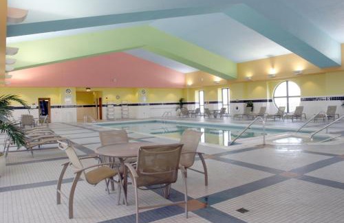 Springfield Hotel | Holiday Inn Express & Suites Springfield by IHG