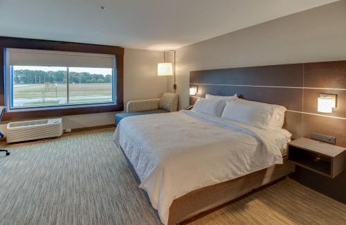 Union City Hotel | Holiday Inn Express & Suites - Union City by IHG